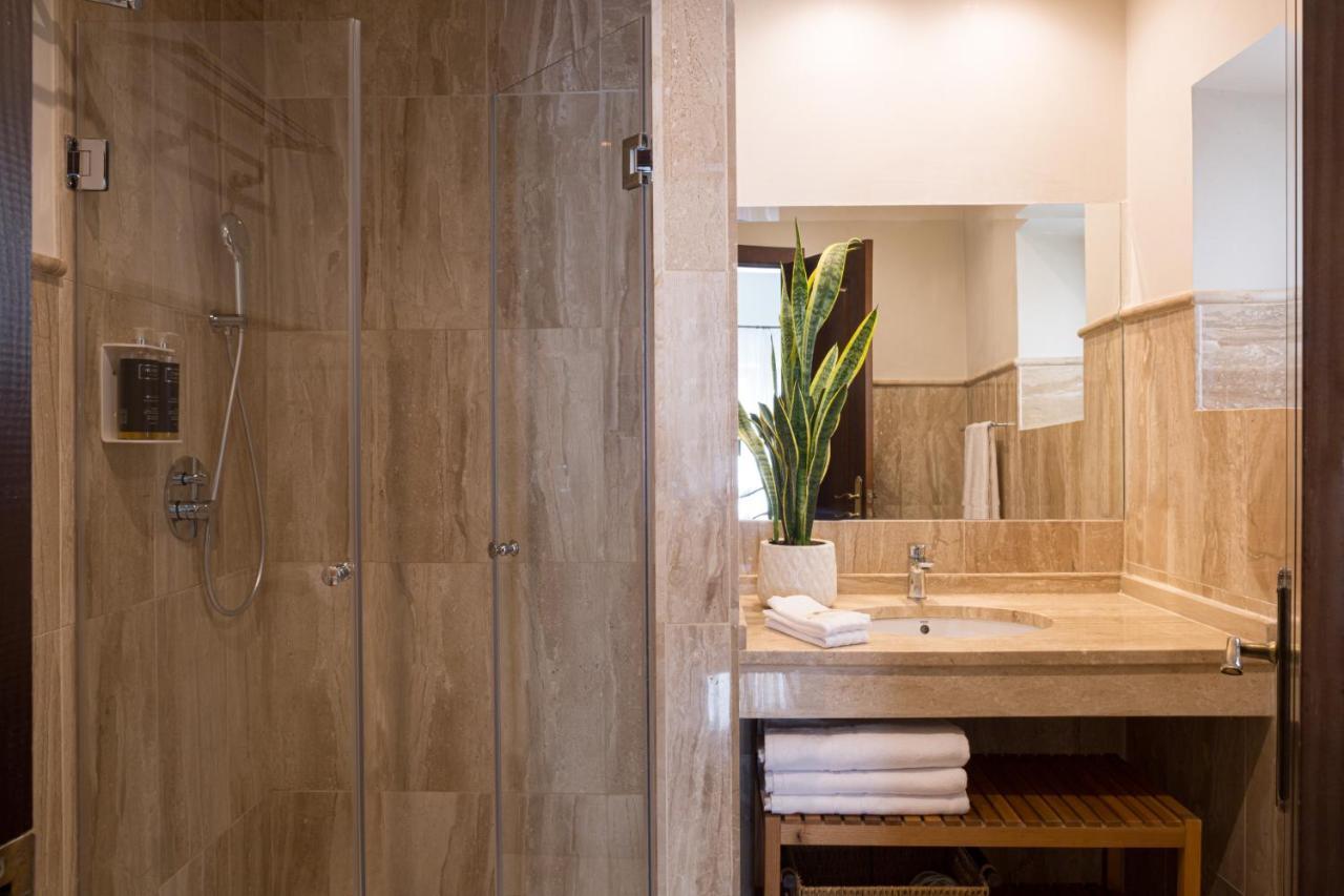 Puerta Catedral Apartments Севилья Экстерьер фото