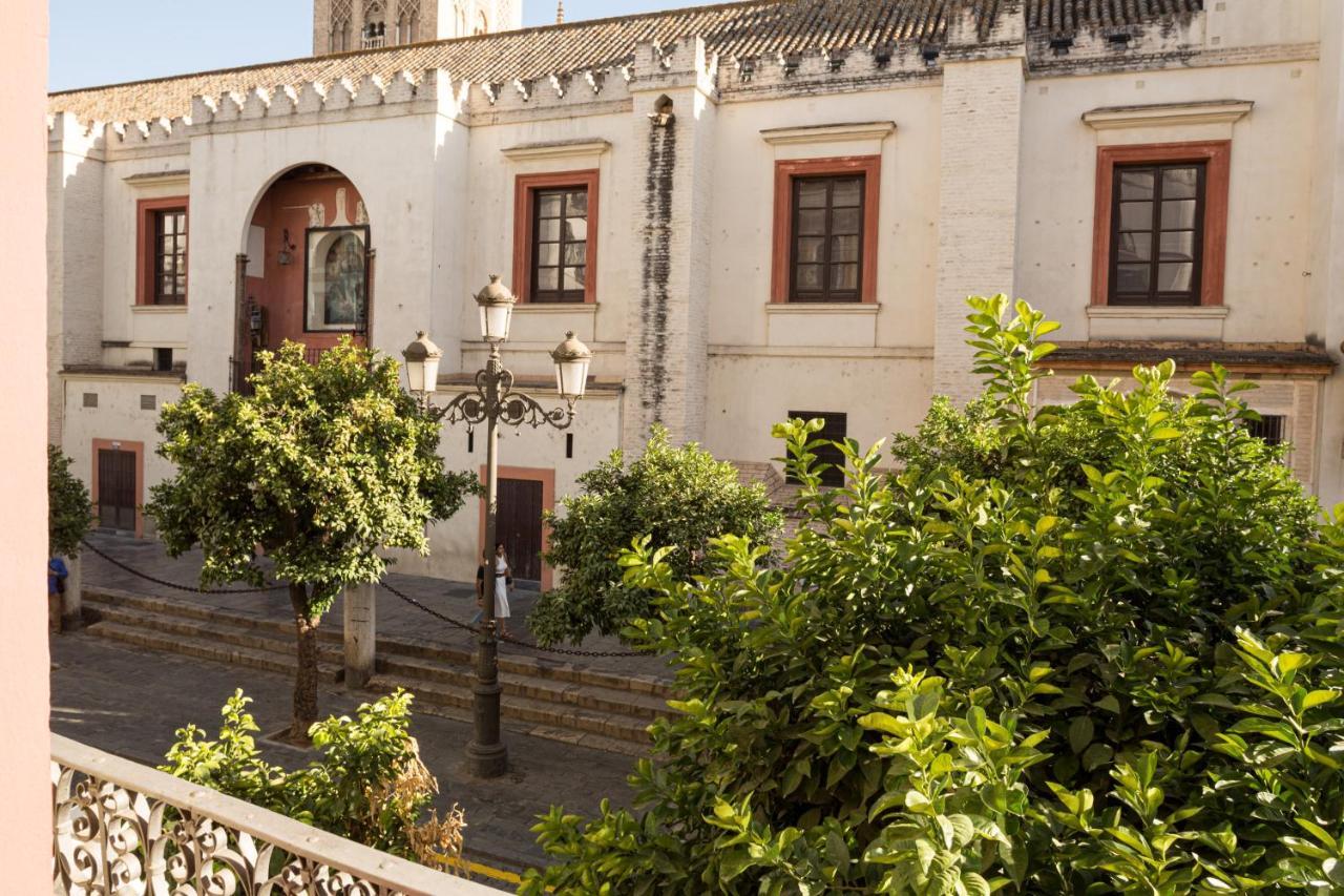 Puerta Catedral Apartments Севилья Экстерьер фото