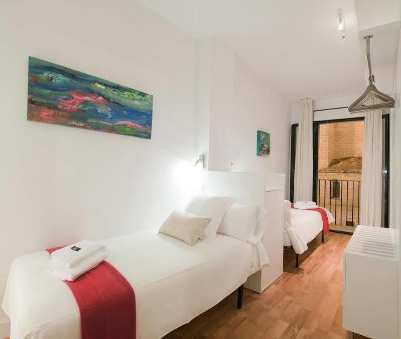Puerta Catedral Apartments Севилья Экстерьер фото