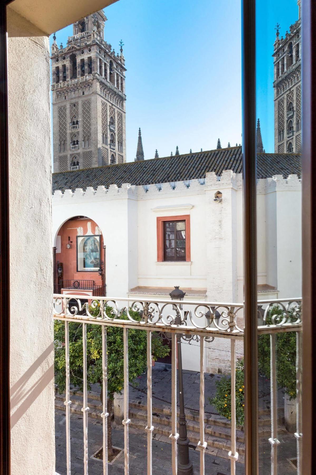 Puerta Catedral Apartments Севилья Экстерьер фото
