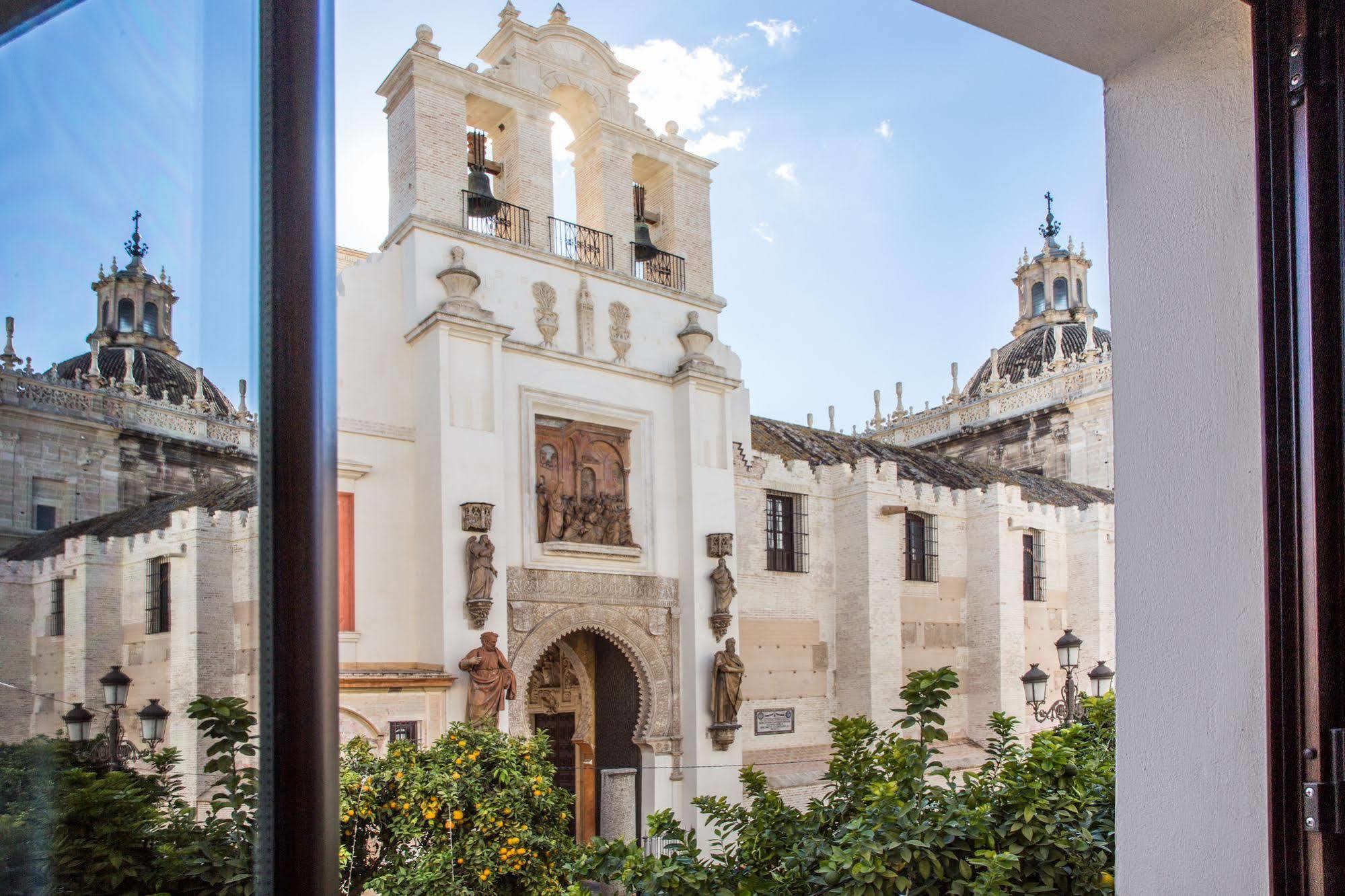 Puerta Catedral Apartments Севилья Экстерьер фото